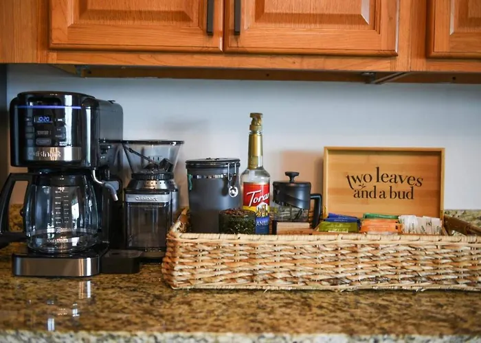 Hostwise - The Cielo - Ohio River Views!