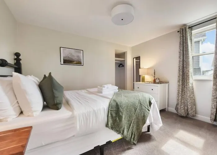 Hostwise - The Cielo - Ohio River Views!